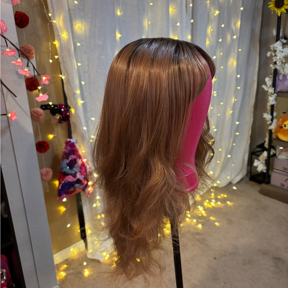 Chelsea Smith Wig - Picture 2 of 3